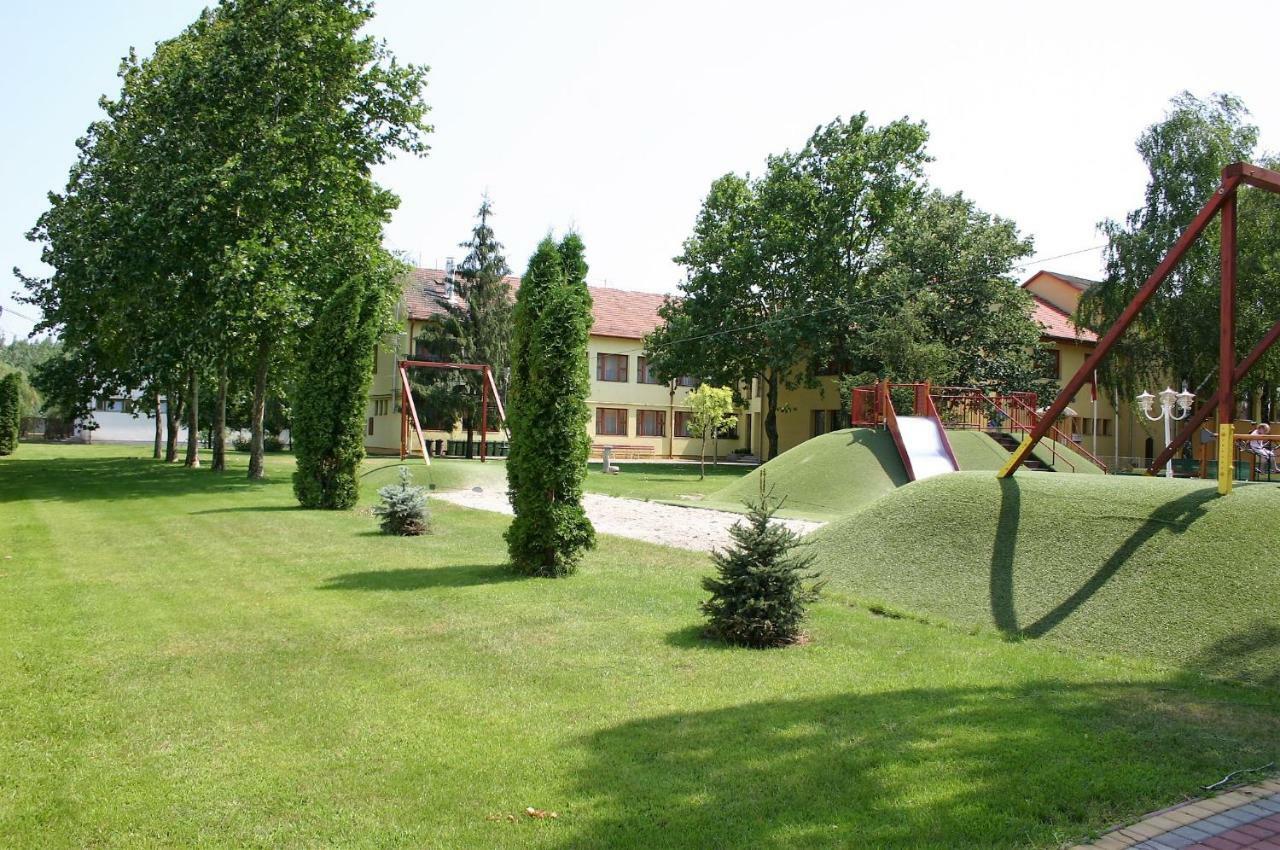 Appartamento Platán Vendégház Csemo Esterno foto